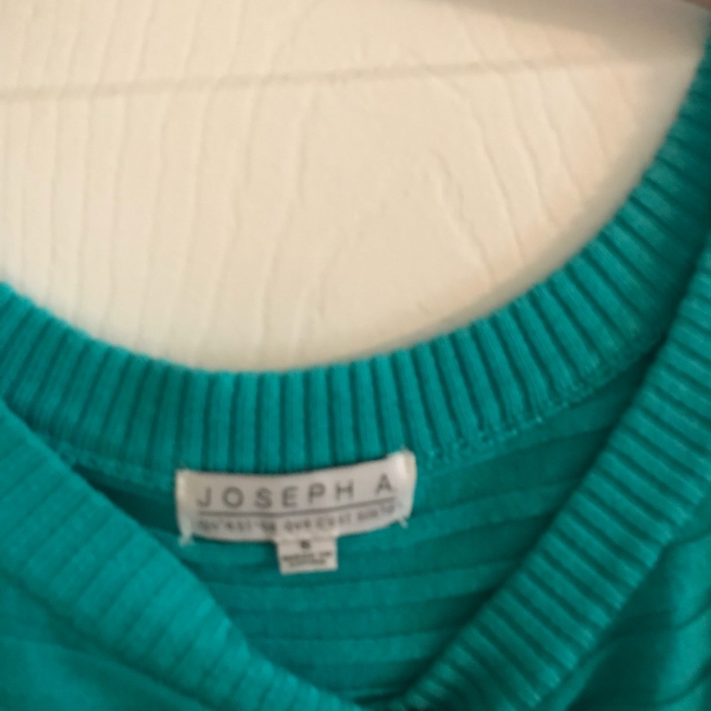 Sweater - Picture 4 of 8